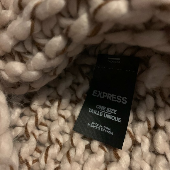 Express Scarf - Picture 2 of 3